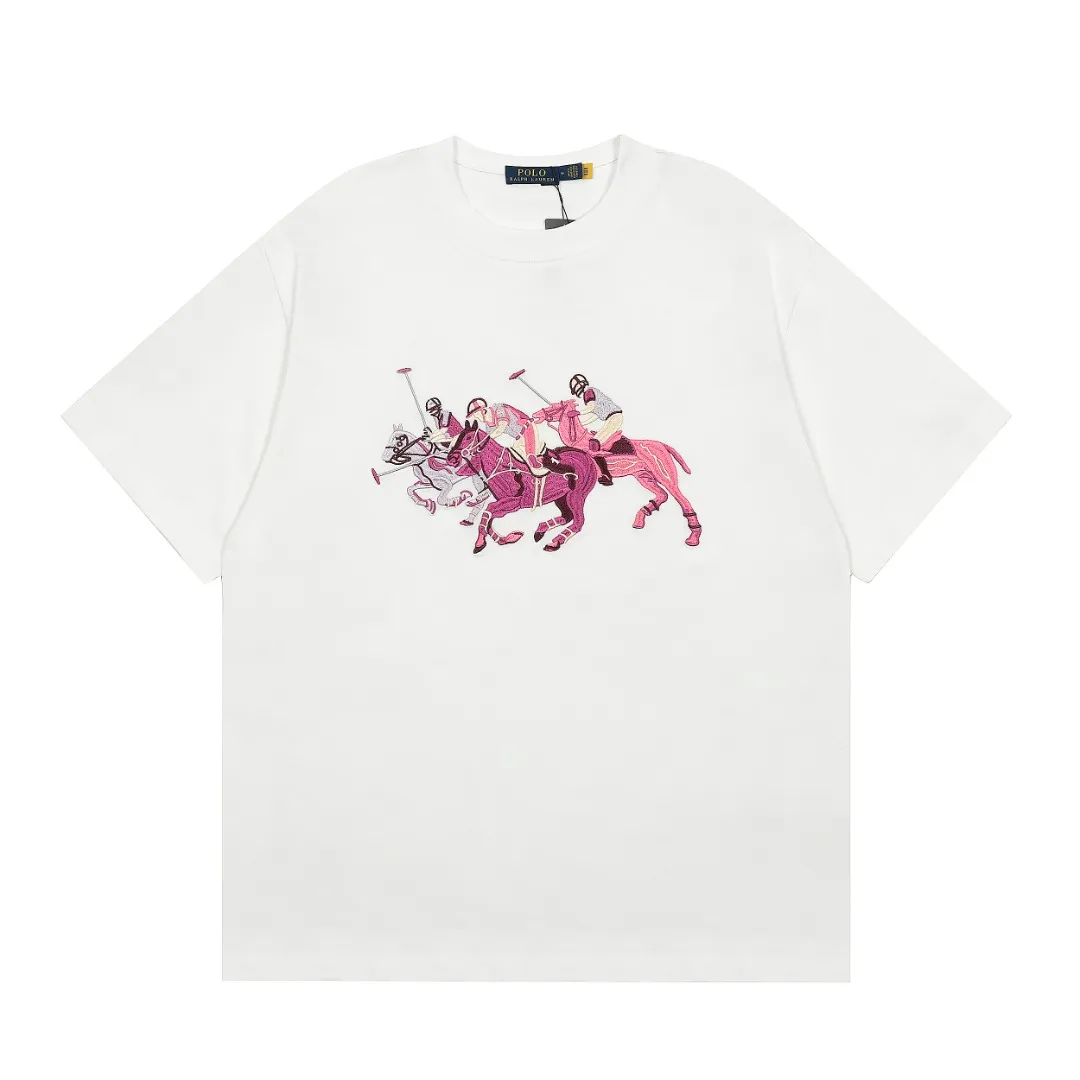 P176 💰 "Top quality" Style number: DS068# (not off the shelves all year round) [Ralph Lauren's new heavy industry embroidered men's and women's short sleeves for couples] ✅Ralph Lauren Ralph Lauren classic basic heavy industry large embroidery versatile round neck short sleeves ✅Main supplier platform live broadcast Wholesale entities Replenish when out of stock Not off the shelves ✅ZP quality 1:1 version Scan the code to enter the GF website Z cabinet quality ✅280g high-weight pure cotton fabric, focusing on high-end, cost-effective, and good quality. Needless to say, the version is restored to the original version. The maximum size can be worn up to 200 pounds. Loose, comfortable and stress-free. ✅Wear for work and life. Suitable for various occasions. A must-have recommendation for couples. Size: S-XL. Color: black, white, floral gray, navy blue.